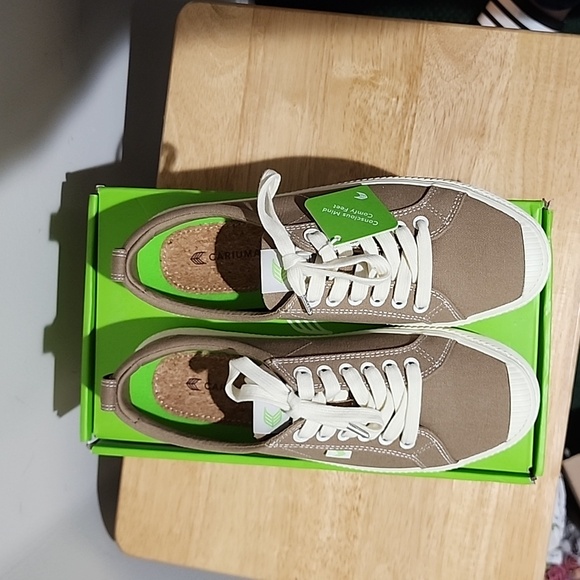 Sz 10 Cariuma Burnt Sand Canvas Thread Sneaker - Picture 3 of 11